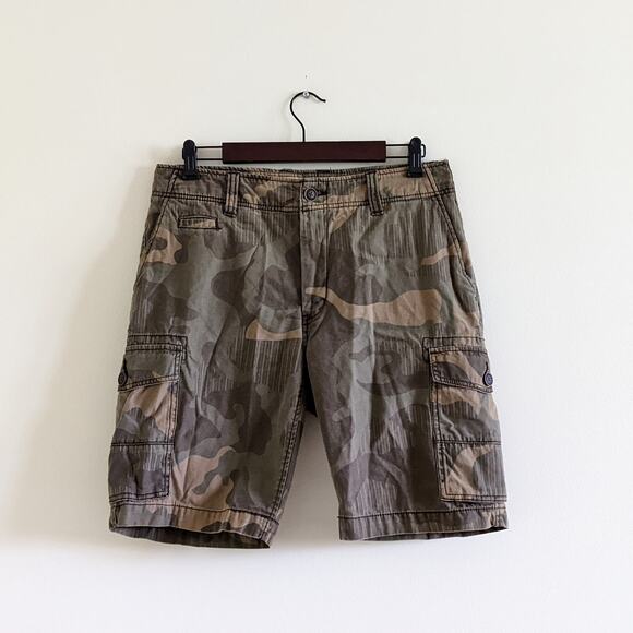 Arizona Jeans Camo Cargo Pocket Shorts Y2K Style Mens Size 32 Buttons Zipper - Picture 1 of 5
